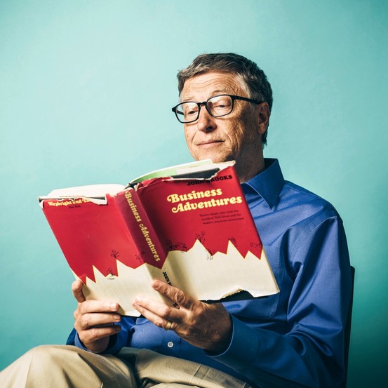 Bill Gates membaca lebih 50 buku setahun